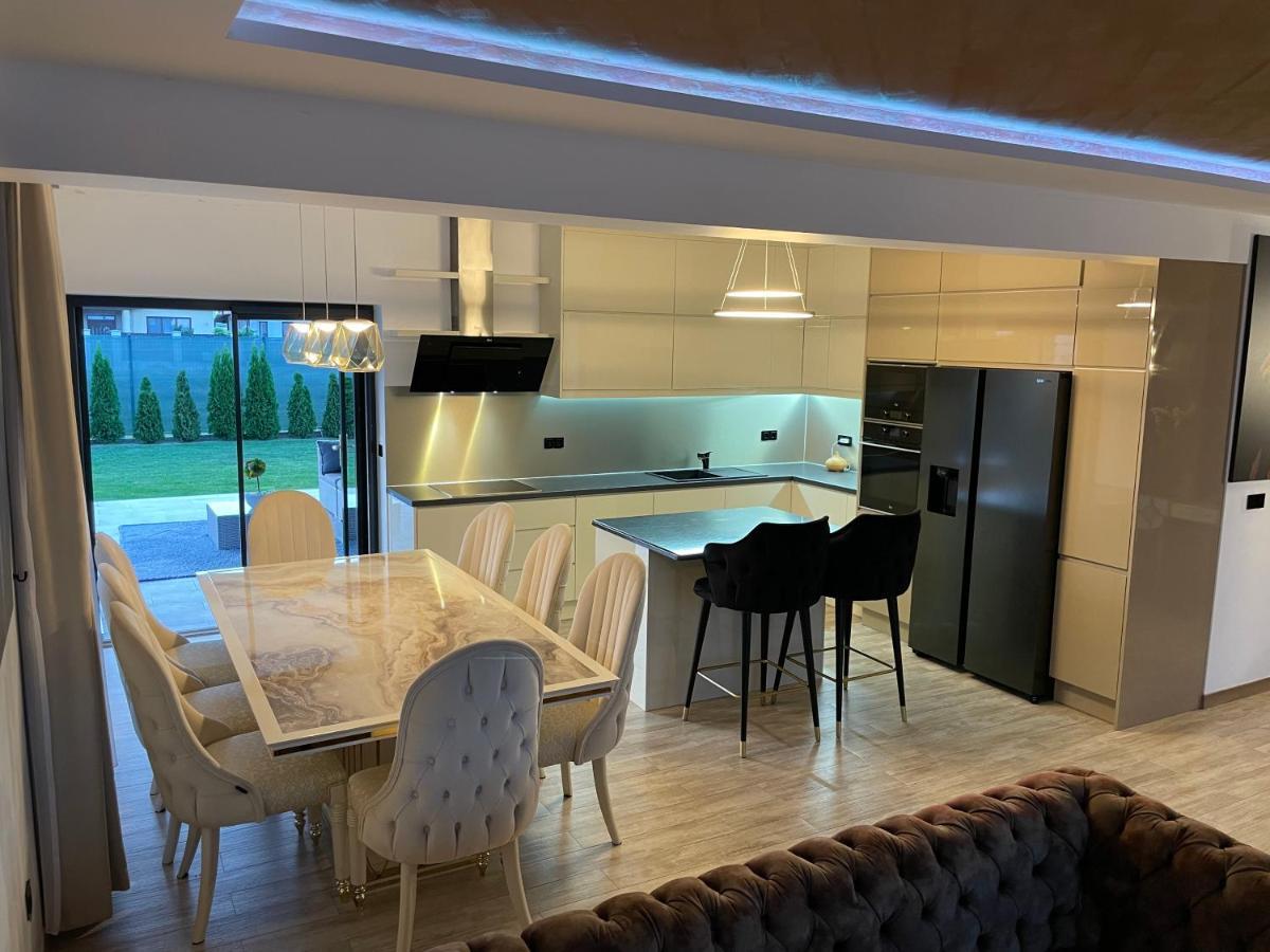 Class Luxury Residence Сату-Маре Екстер'єр фото